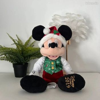 Peluche Collection Mickey Noël Disney Store 2019