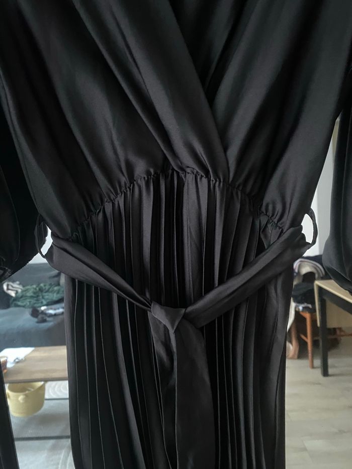 Robe satinée plissée - photo numéro 3