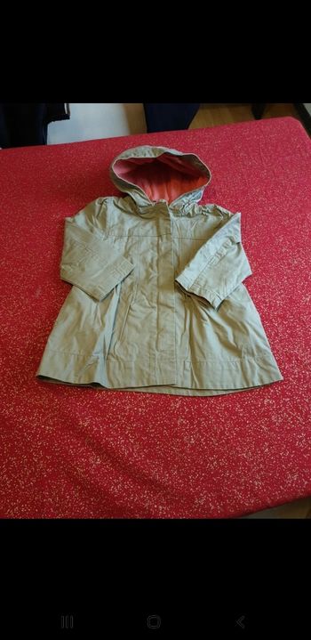 Manteau beige taille 18mois marque obaibi très bonne état