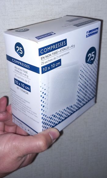 Lot 5 boîtes de compresses stériles Neuf