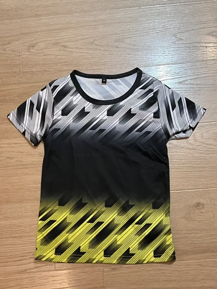 Tee shirt