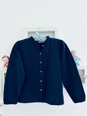 Blouse avec petits froufrous