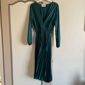 Robe satin plissée