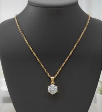 Collier en acier inoxydable avec boîte cadeau