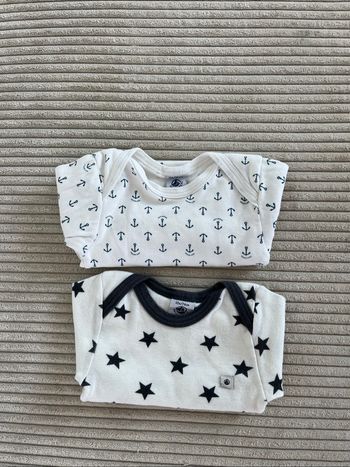 Lot de bodies  petit bateau