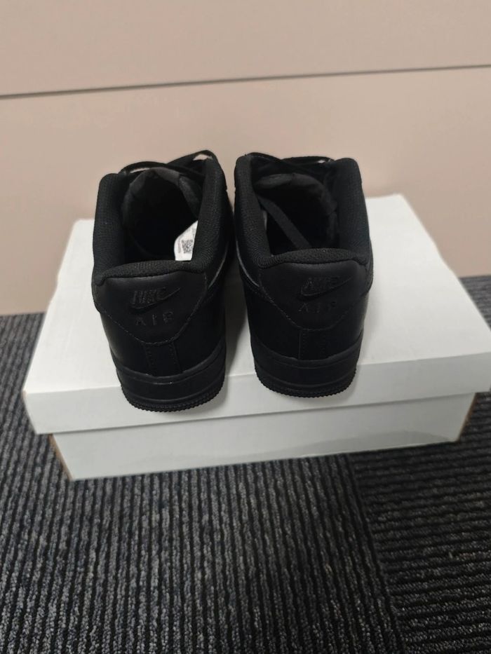 Nike Air Force 1 Low '07 Noir  Taille 43 - photo numéro 5