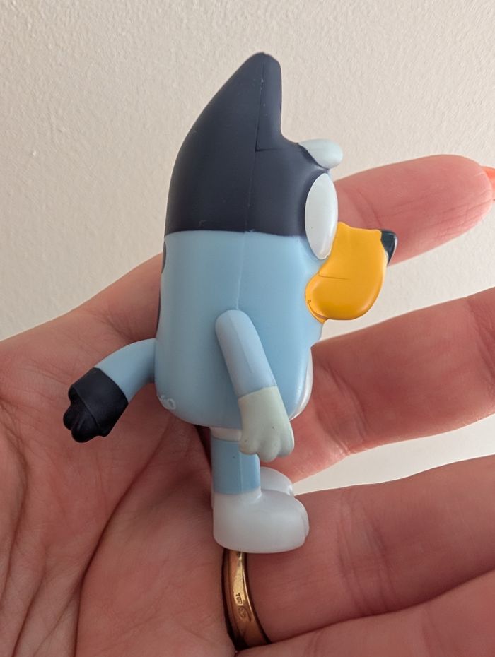Figurine bluey au marché - photo numéro 4