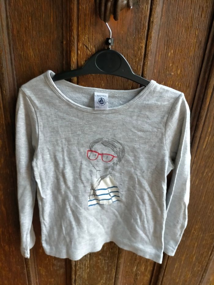 Très joli tee shirt Petit bateau 5 ans