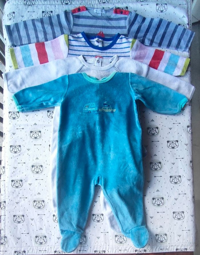 Lot de pyjamas velours taille 6 mois