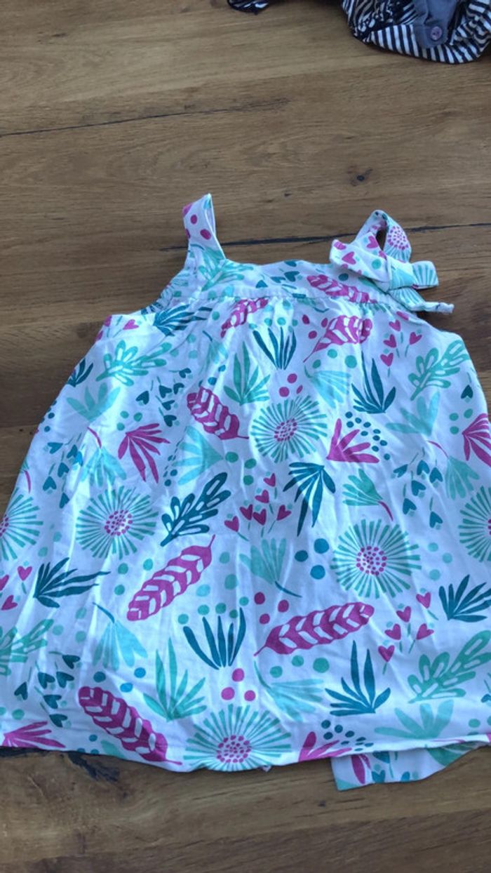 3 robes été 18 mois - photo numéro 3