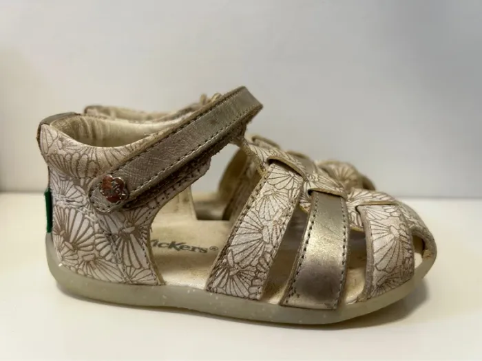 Sandales en cuir dorées et blanches Kickers 23 - photo numéro 2