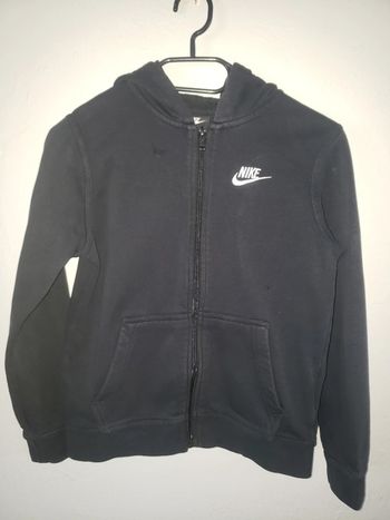 Veste a capuche nike taille m junior