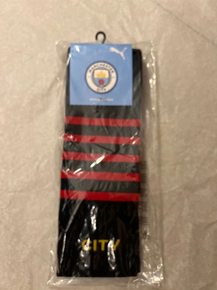Short de foot Puma, équipe Manchester City avec chaussettes taille 13/14 ans authentique neuf - photo numéro 15