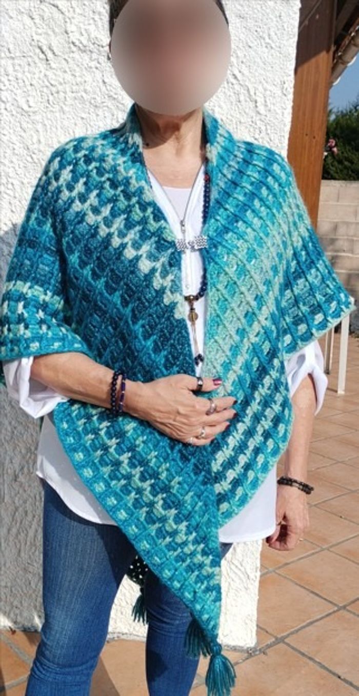 Châle "BLUE LINES" fait main au crochet - photo numéro 2