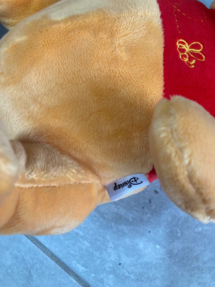 Peluche Disney Winnie L’Ourson - photo numéro 3