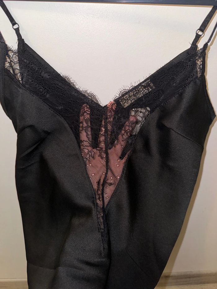 Top noir ajouré S/M neuf premium - photo numéro 2