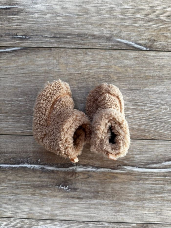 Chaussons moumoute 0/3 mois
