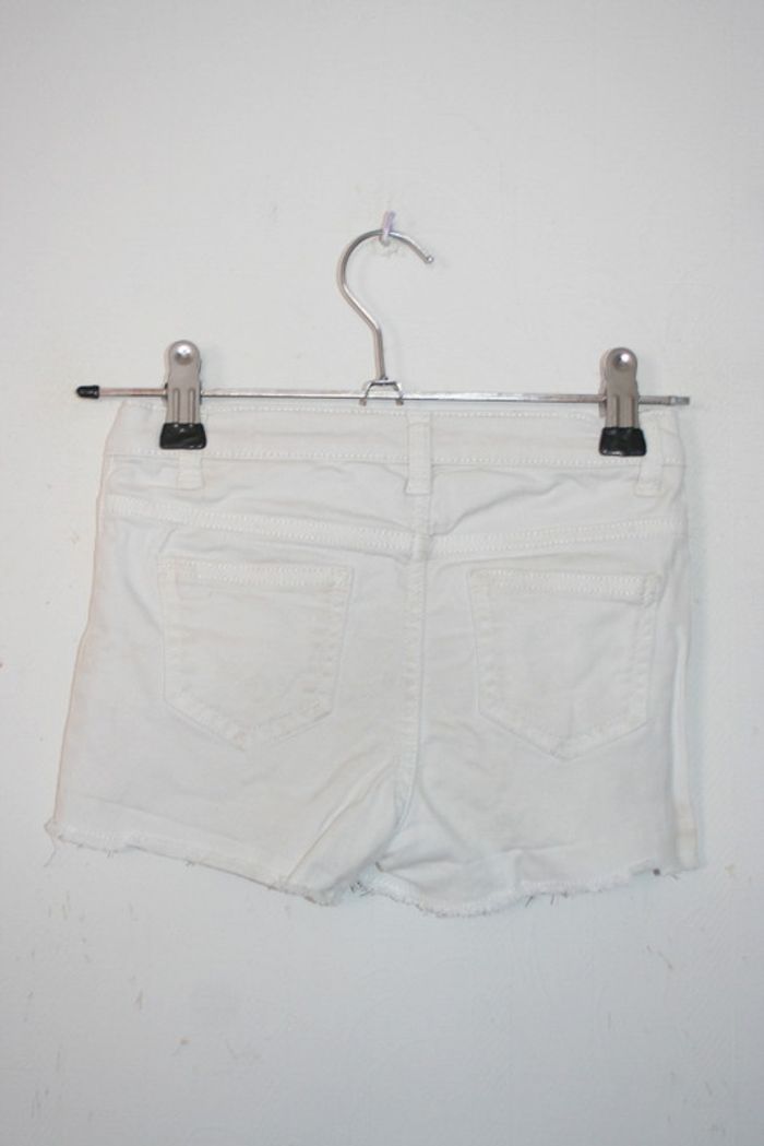 Short jeans blanc H&M 5/6 ans - photo numéro 4