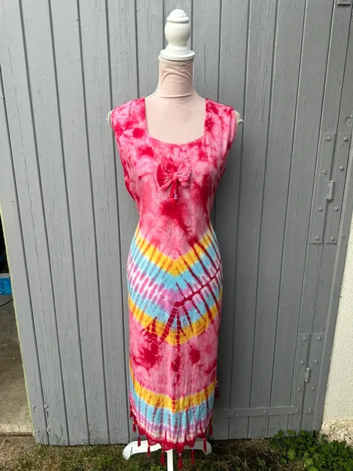 Robe longue d’été légère sans manches colorée fleuri