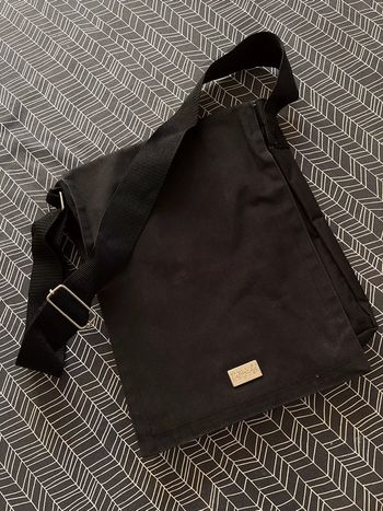 Sac bandoulière marque Galeries Lafayette en tissu noir neuf