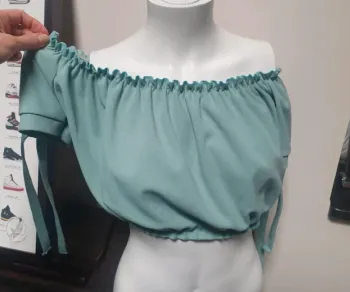 Top vert d'eau col échancré taille 38 New look