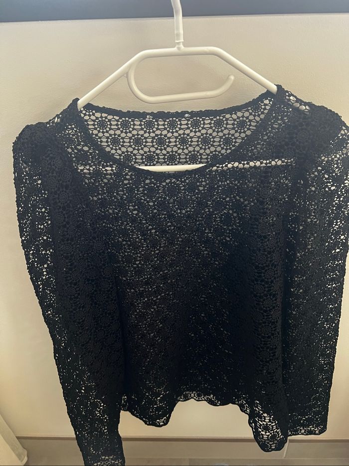 Blouse noire broderie