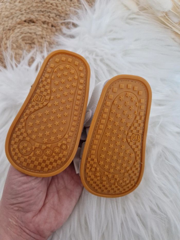 🤍 Sandales nus pieds bébé blanche taille 19 - photo numéro 5