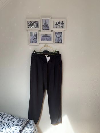 Pantalon bleu marine neuf avec étiquette