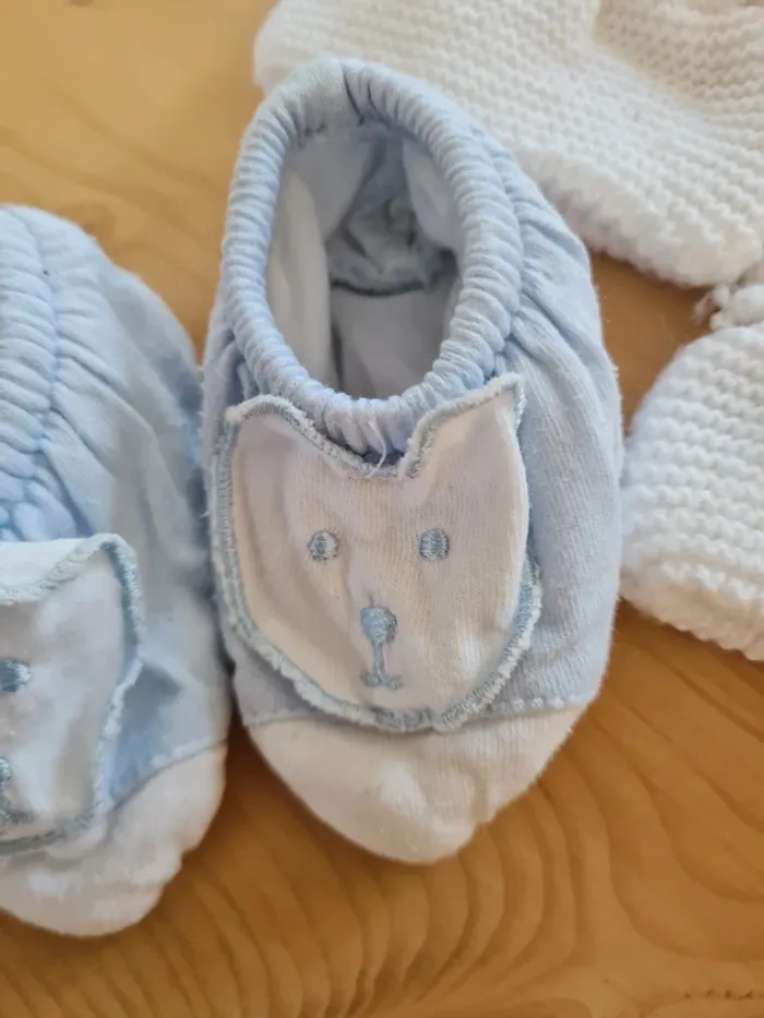 Lot chaussons naissance - photo numéro 2