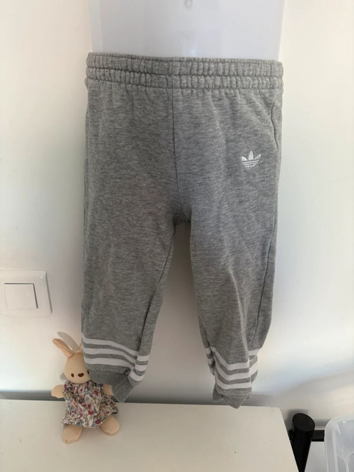 Jogging Adidas 18-24 mois - Gris - Très bon état