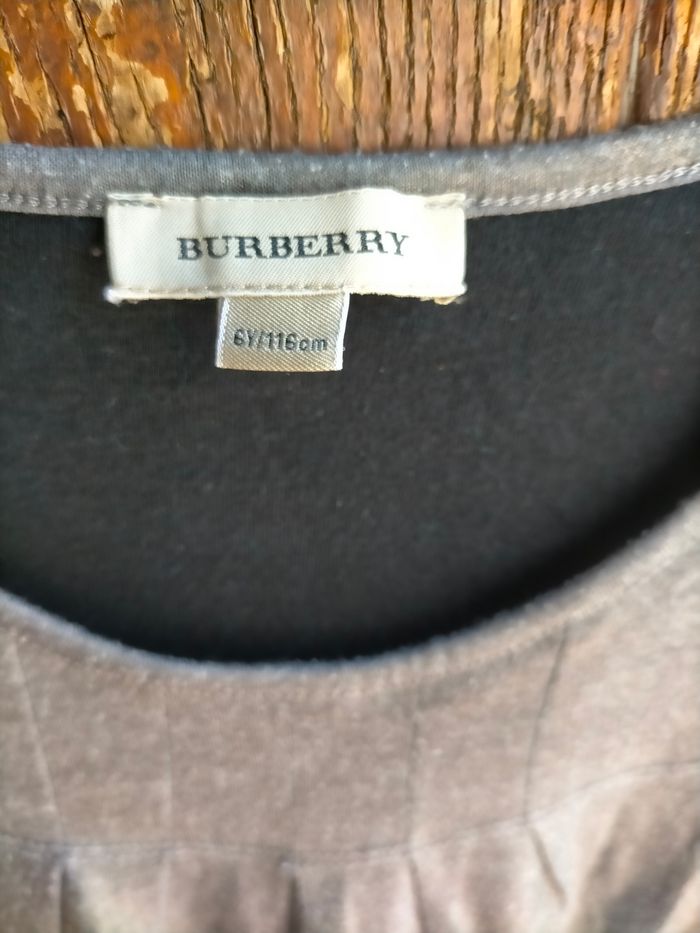 Ravissante robe Burberry 6 ans - photo numéro 2