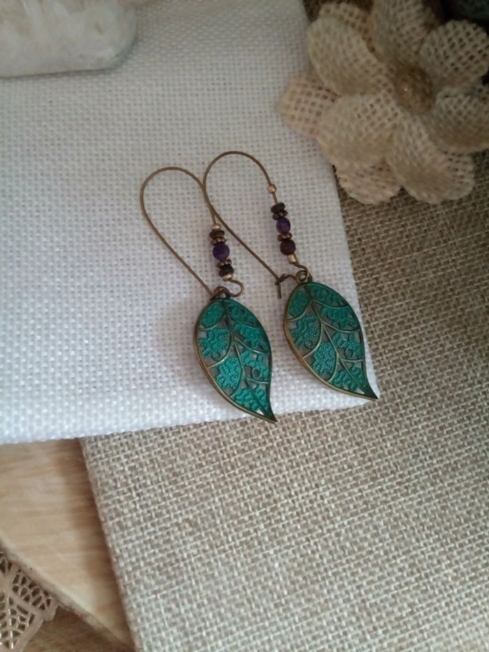 Boucles d'oreilles feuilles bohèmes avec pierres améthyste