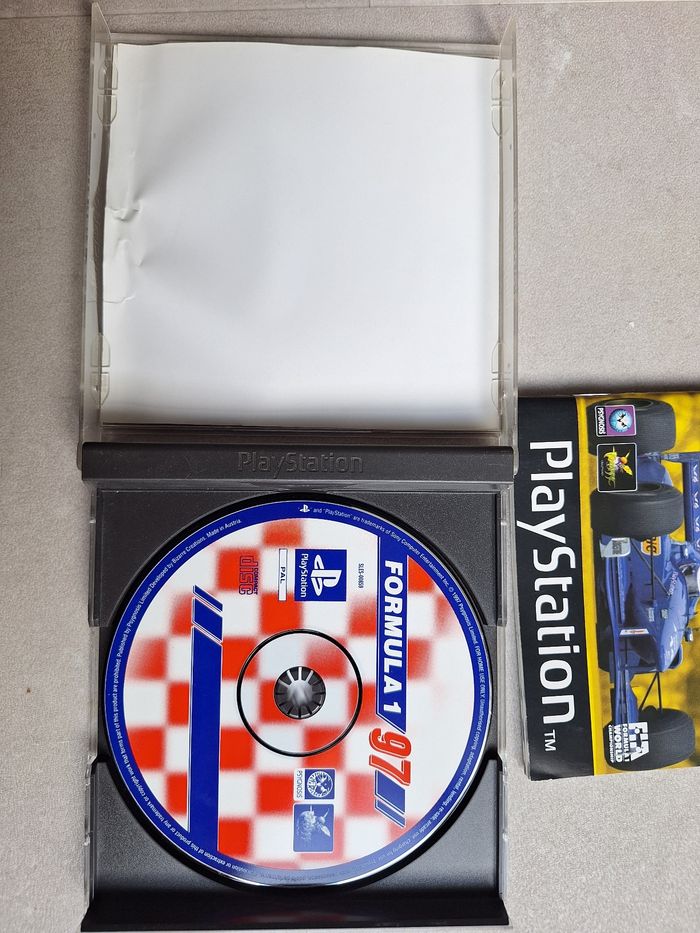 Formula 1 97 PS1 - photo numéro 3