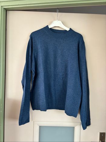 Pull bleu