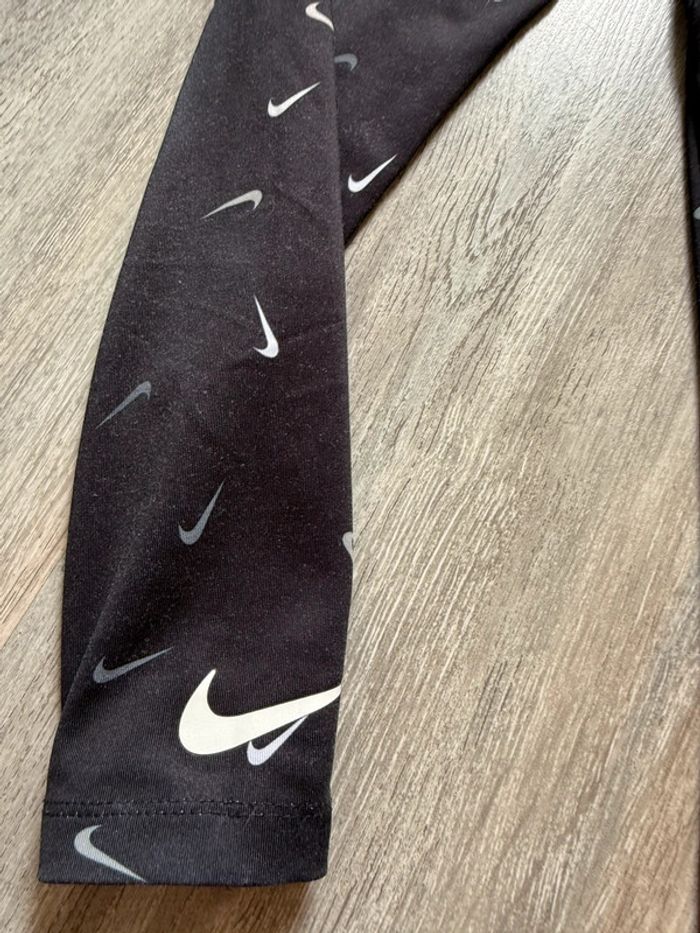 Legging Nike taille 6 ans - photo numéro 3