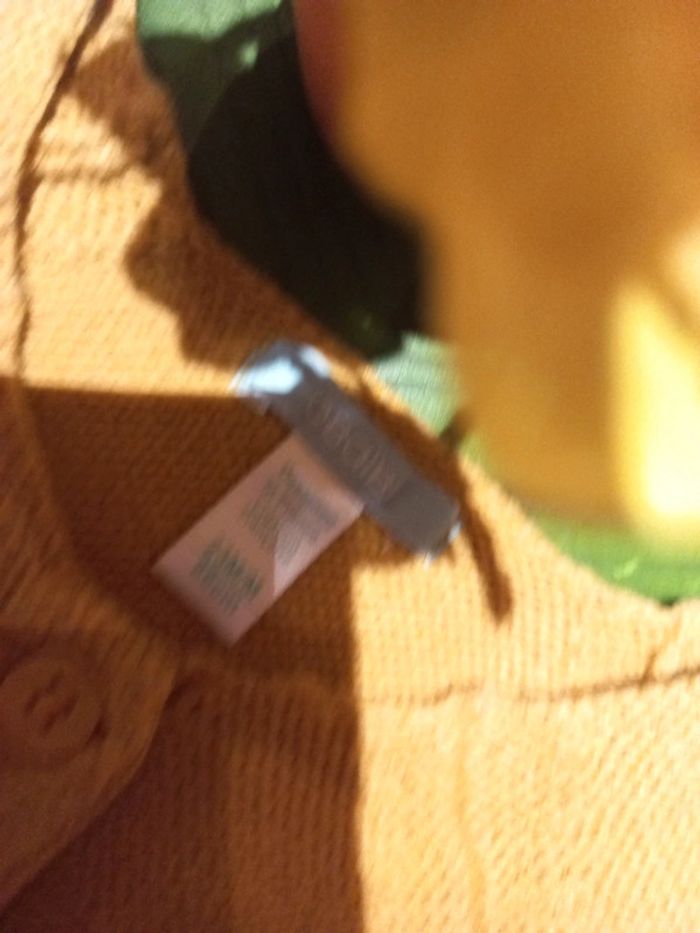 Très beau gilet ocre 23 mois création en France - photo numéro 4