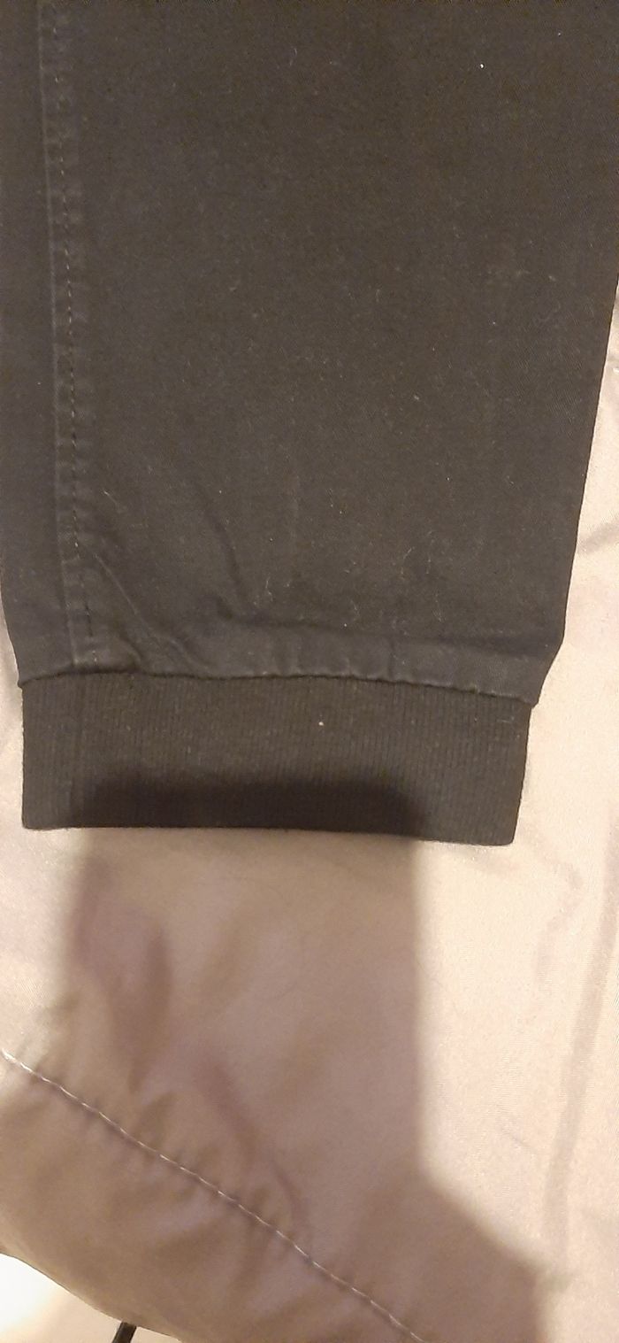 Pantalon noir cargo - photo numéro 3