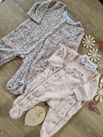 Lot de pyjamas rose et fleurie kiabi bébé fille 3mois