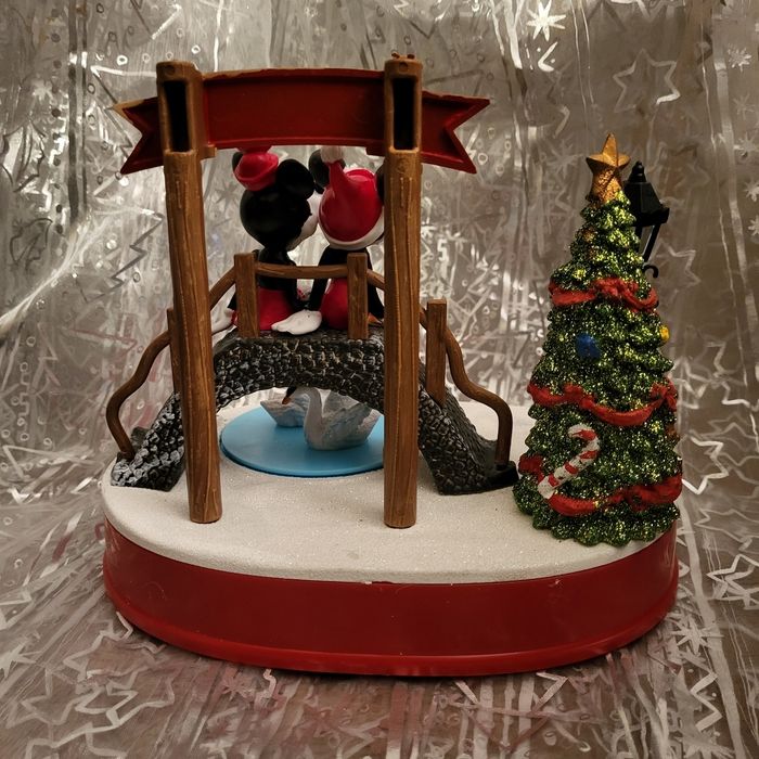 Décor animé et lumineux Mickey et Minnie à Noël - photo numéro 4
