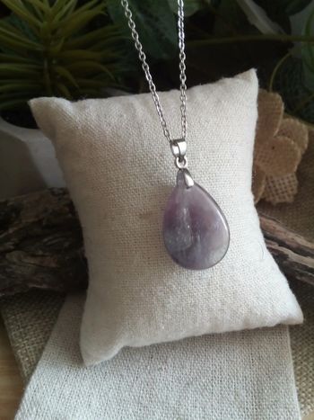 Collier pendentif en pierre naturelle d'améthyste 💜.