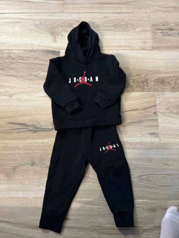 Ensemble jogging Jordan