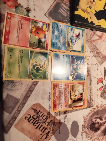 Lot de 5 grandes cartes Pokémon