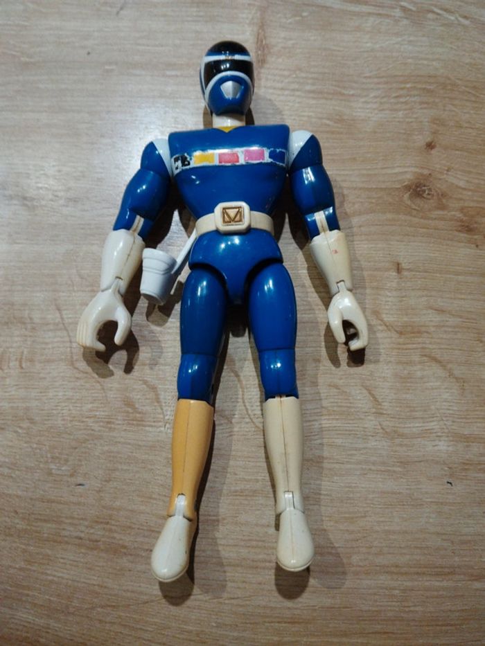 Power rangers in Space dans l'espace bleu bandai 98
