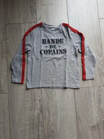 T shirt manches longues neuf taille 6ans