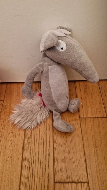 Peluche la louve / le loup Auzou