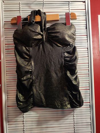Haut bustier noir à paillettes dorées