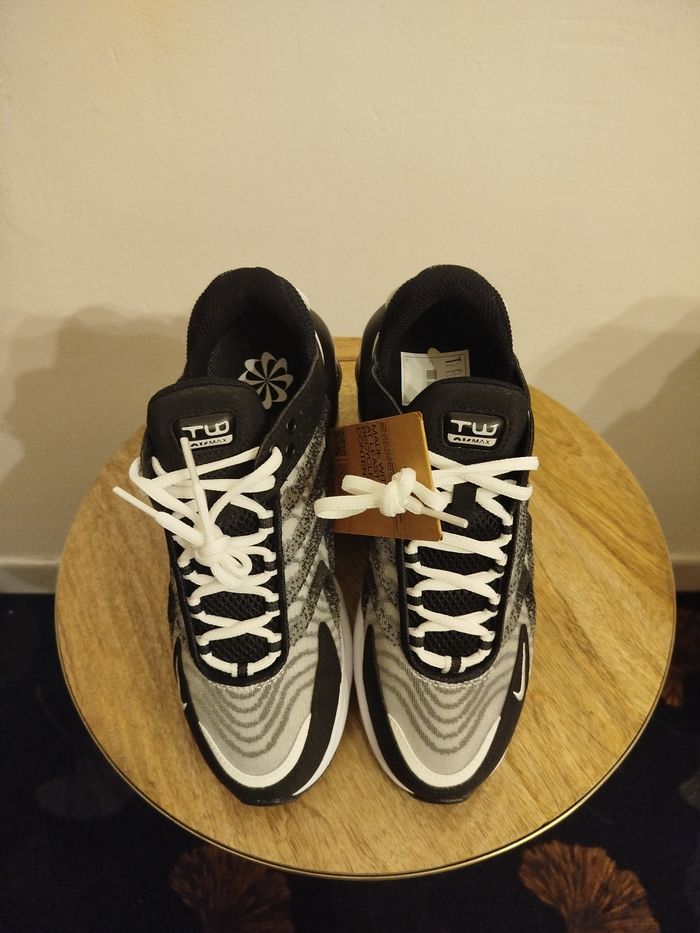 Baskets Nike T 38,5 - photo numéro 2