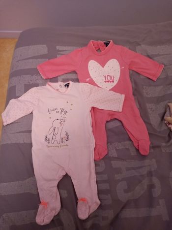 2 pyjamas