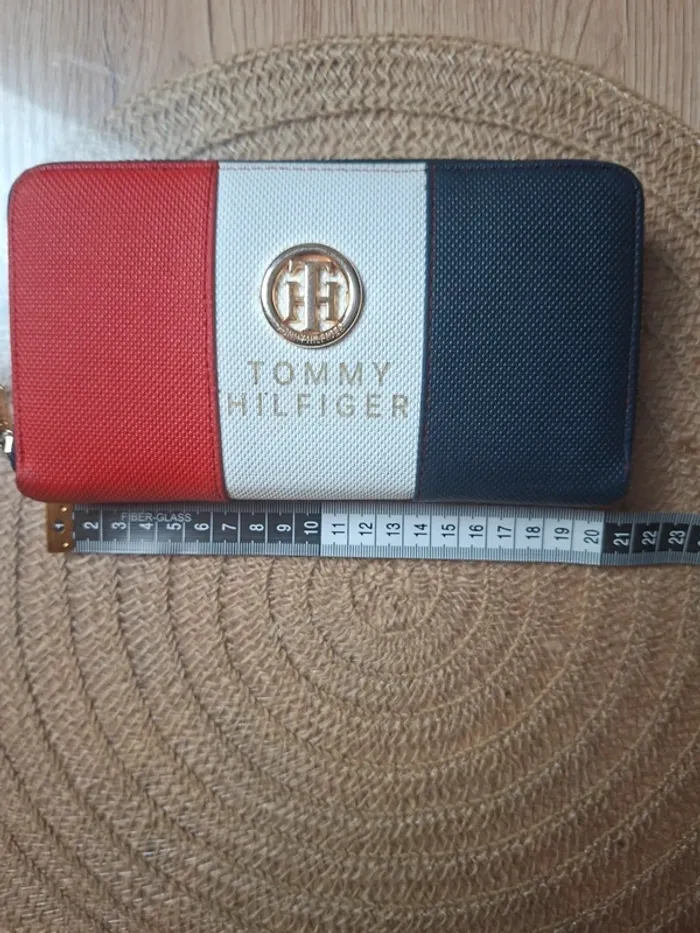 Portefeuille Tommy Hilfiger tricolore – logo doré - photo numéro 16