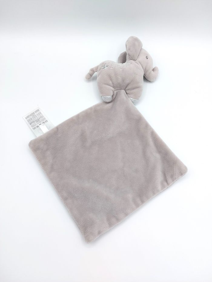 Doudou plat éléphant gris MOTS D’ENFANTS mouchoir point argent étoile argentée peluche leclerc - photo numéro 3